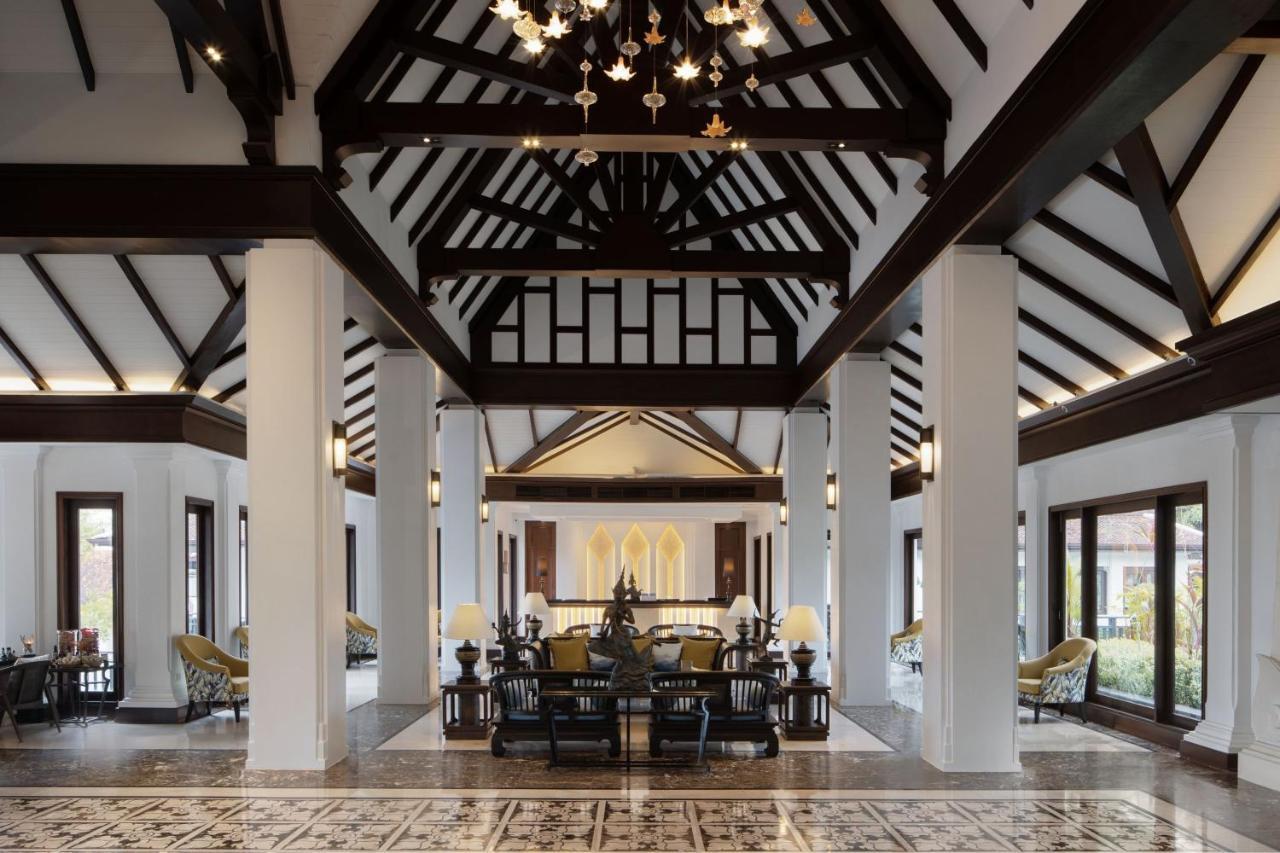 Jw Marriott Khao Lak Resort And Spa Kültér fotó The lobby of the hotel