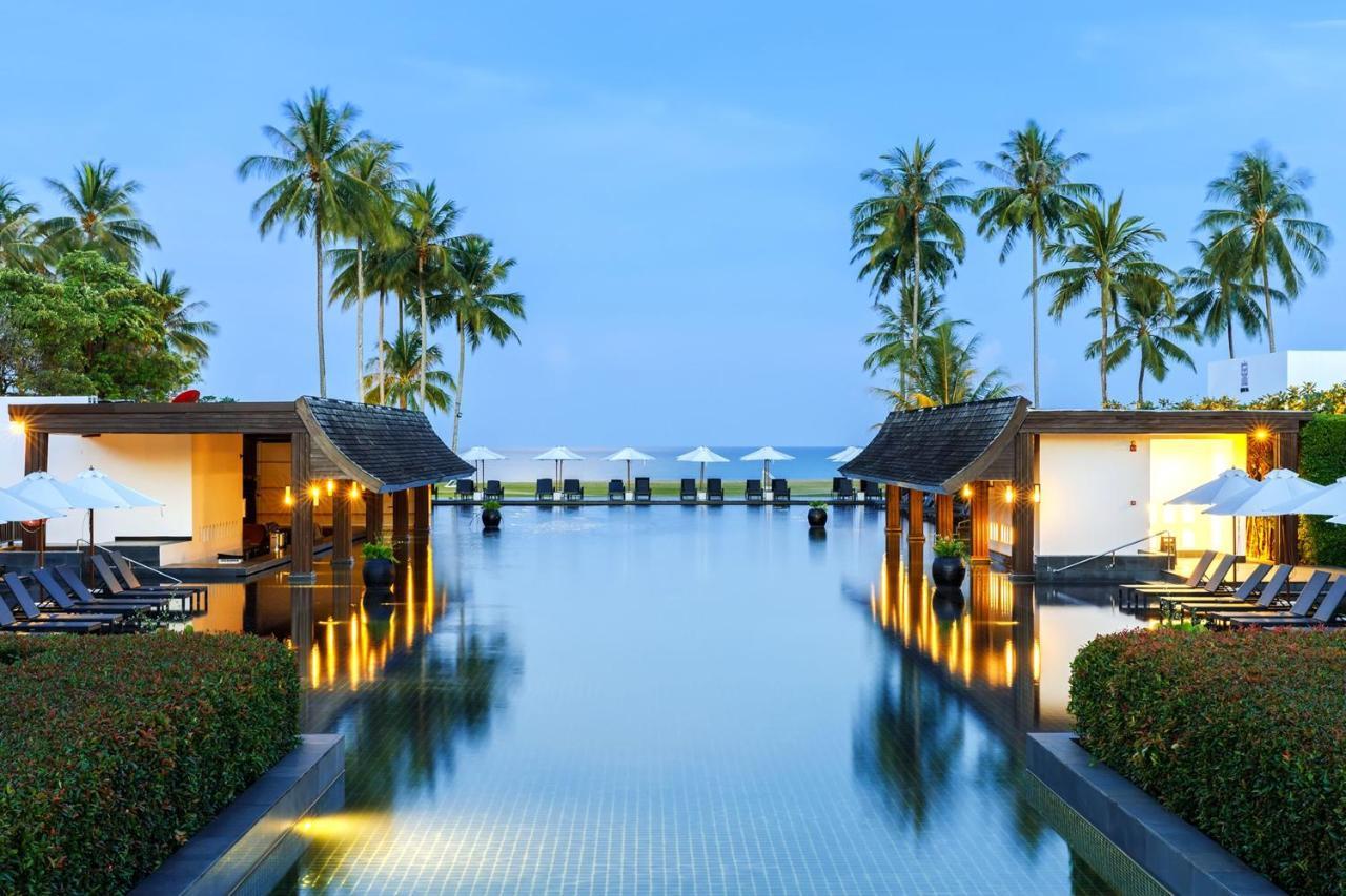 Jw Marriott Khao Lak Resort And Spa Kültér fotó The pool at the resort
