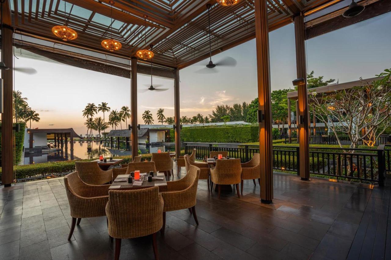 Jw Marriott Khao Lak Resort And Spa Kültér fotó The Deck