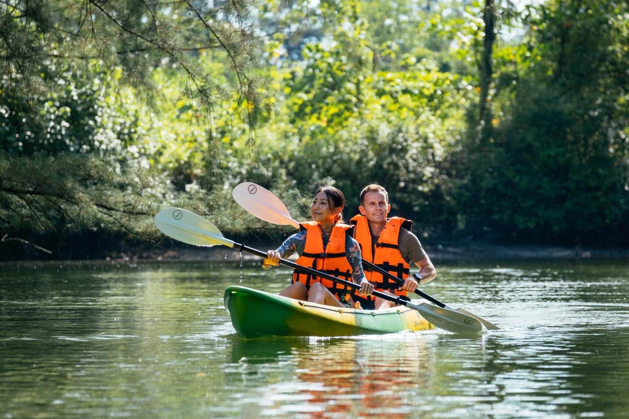 Jw Marriott Khao Lak Resort And Spa Kültér fotó Kayaking in the Danube Delta