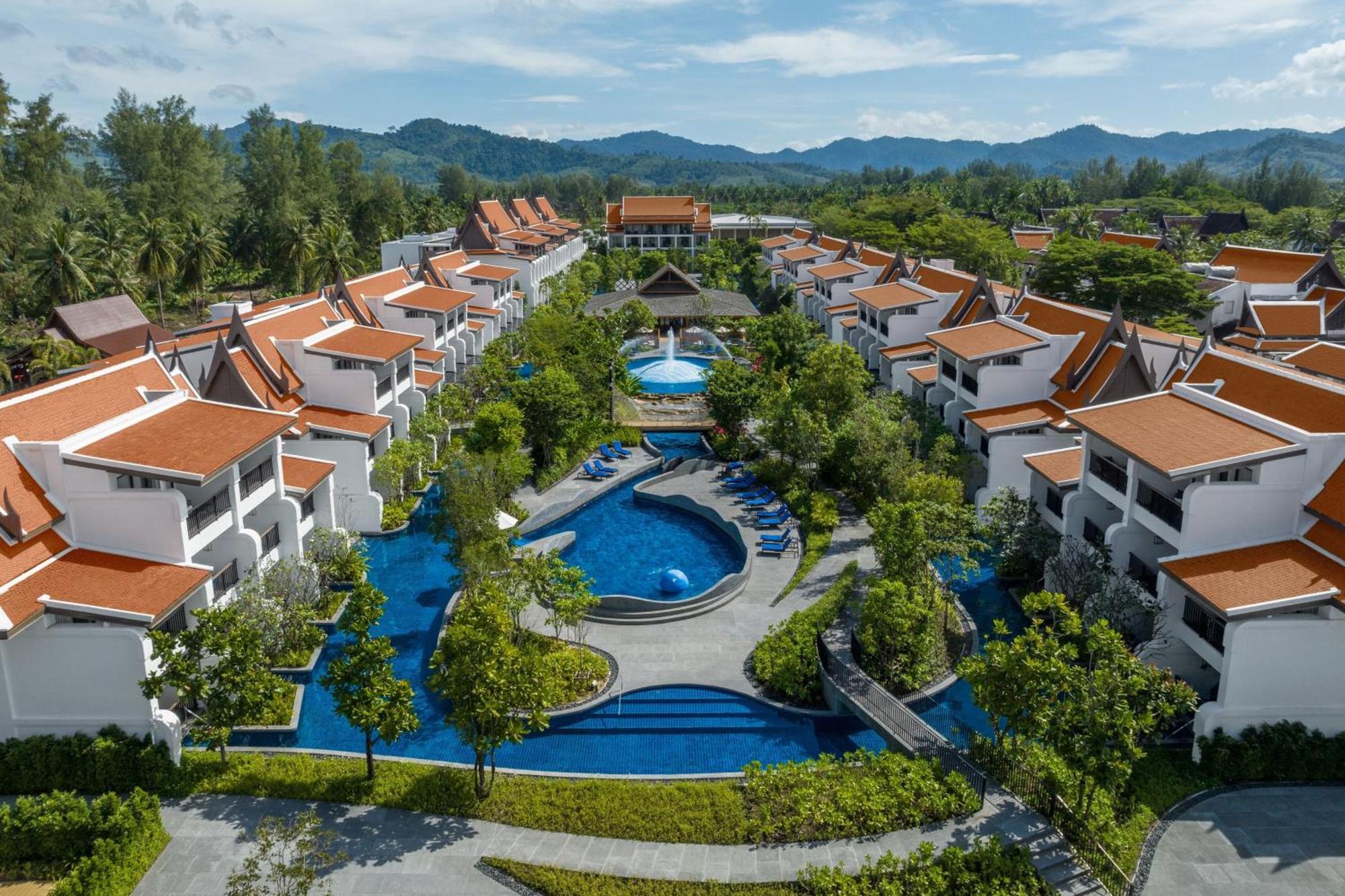 Jw Marriott Khao Lak Resort And Spa Kültér fotó The Village, Hua Hin
