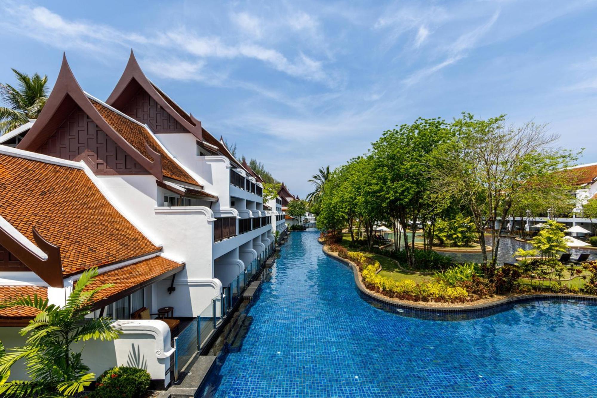 Jw Marriott Khao Lak Resort And Spa Kültér fotó The Royal Paradise Hotel & Spa